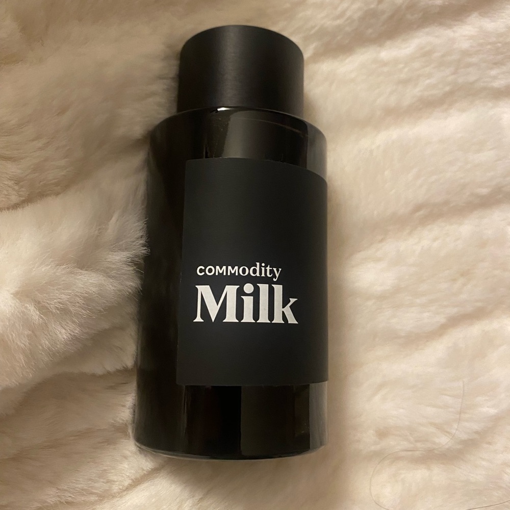 Milk commodity expressive perfume